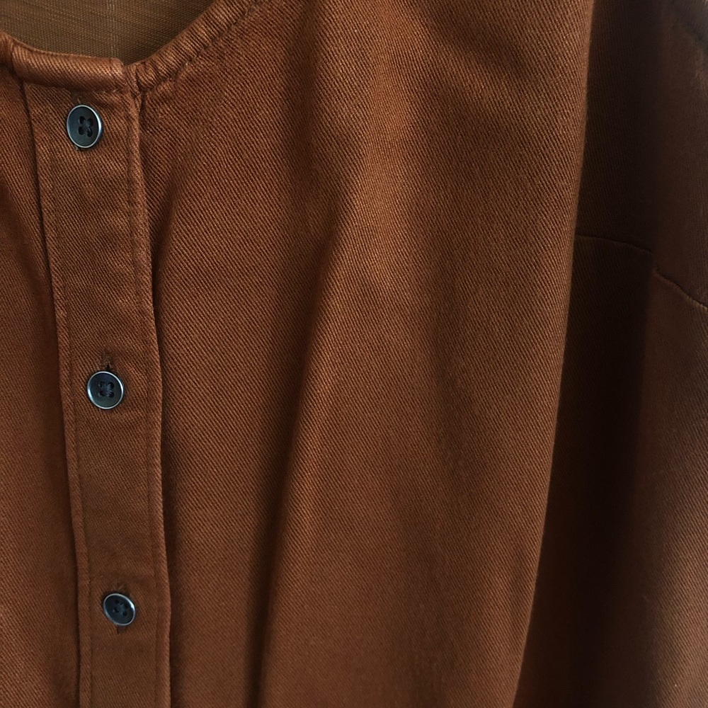 Universal Thread button-up tank - Picture 3 of 5